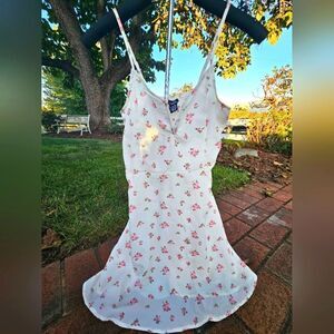 RUE 21 spring summer v neck adjustable spaghetti strap WHITE FLORAL DRESS new